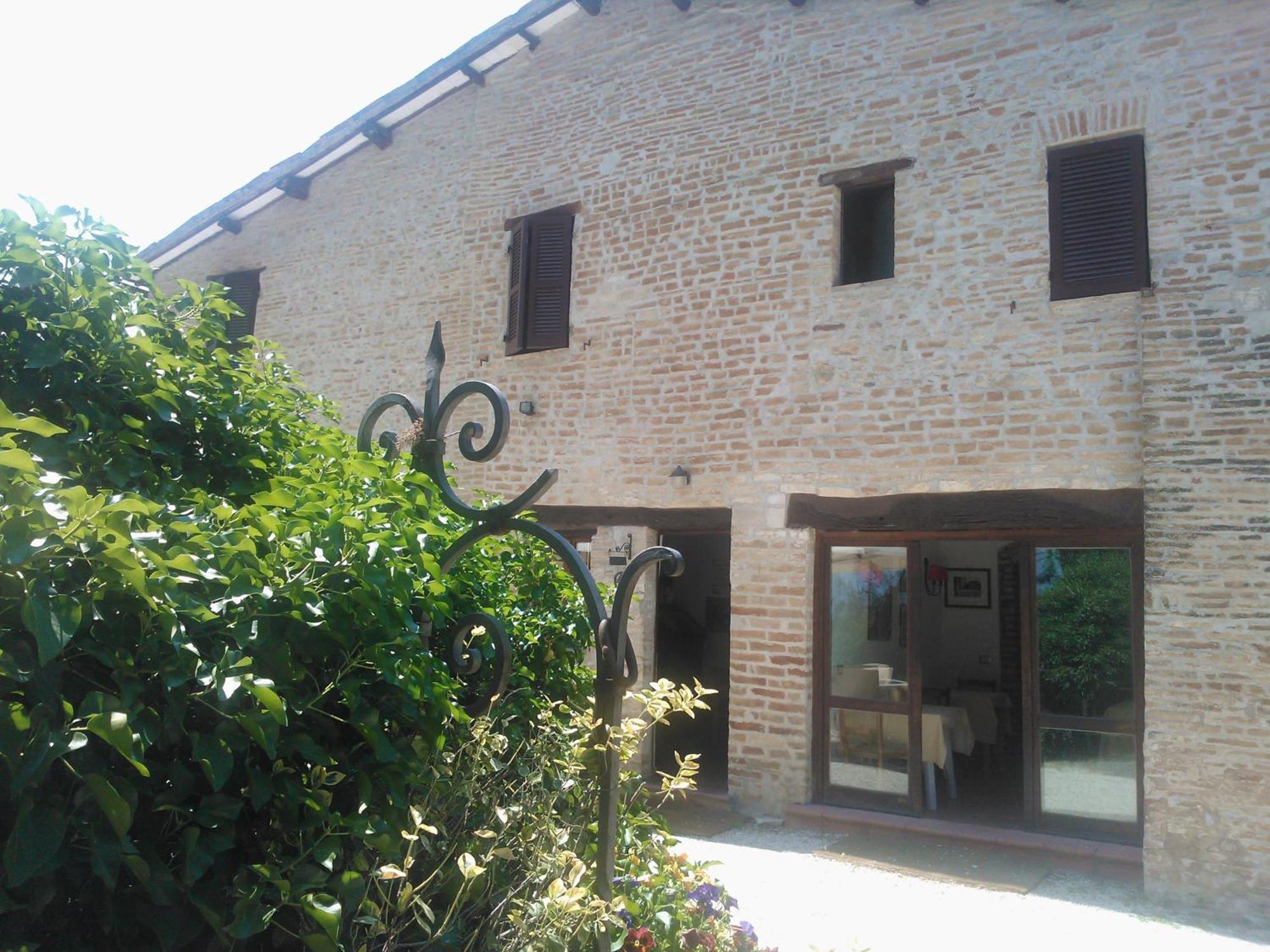 مونتيفالكو Agriturismo Camiano Piccolo المظهر الخارجي الصورة
