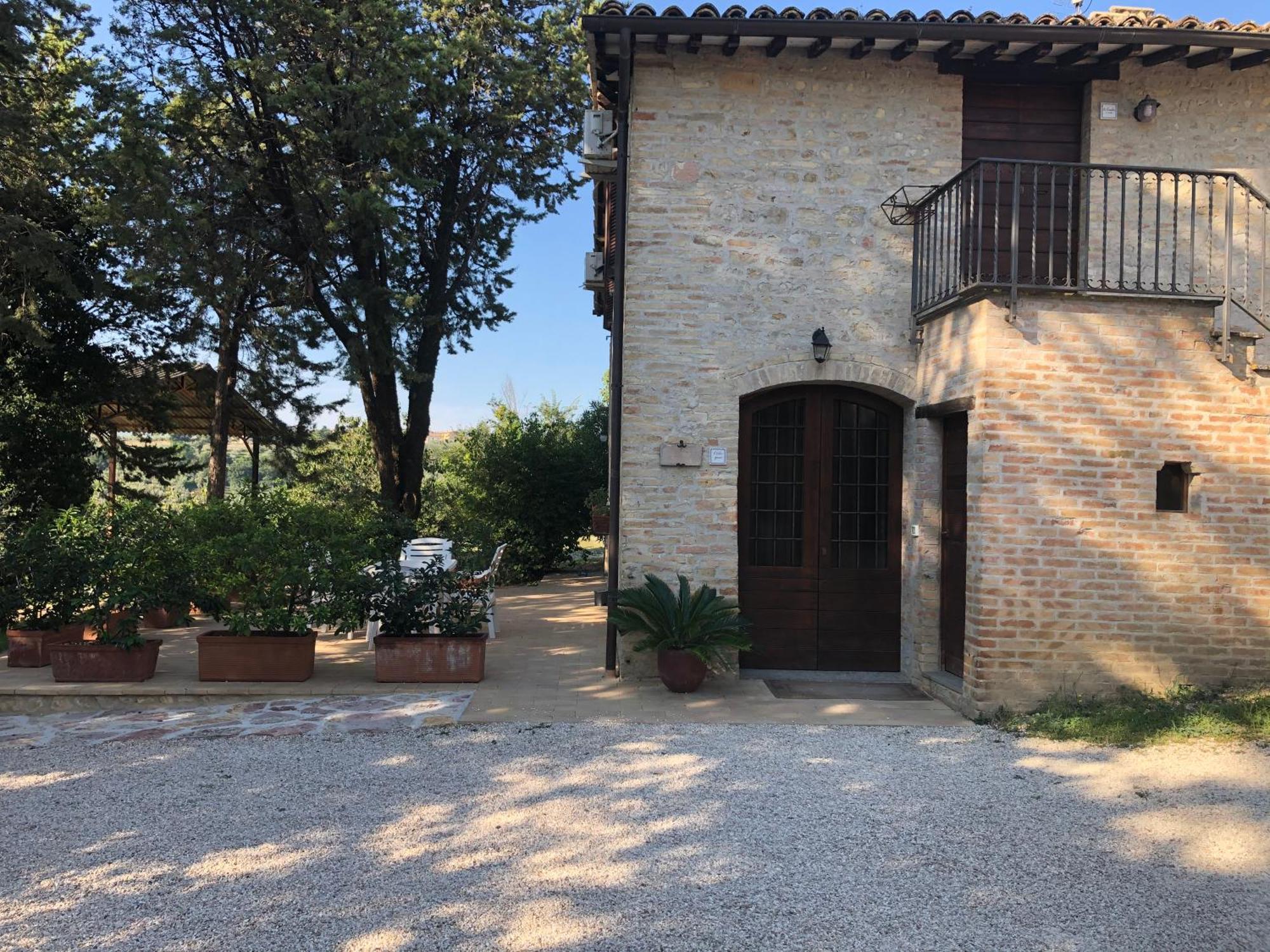 مونتيفالكو Agriturismo Camiano Piccolo الغرفة الصورة