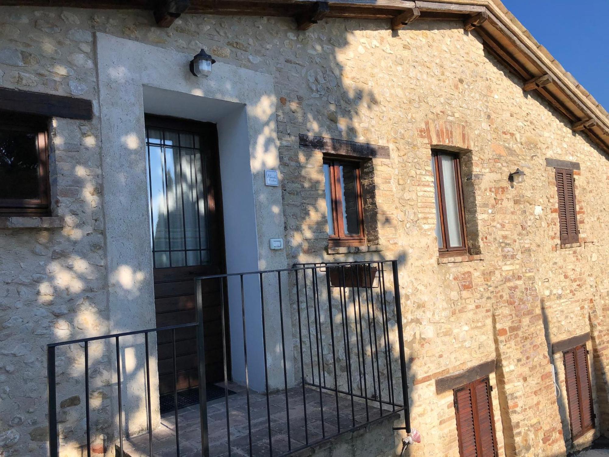 مونتيفالكو Agriturismo Camiano Piccolo الغرفة الصورة